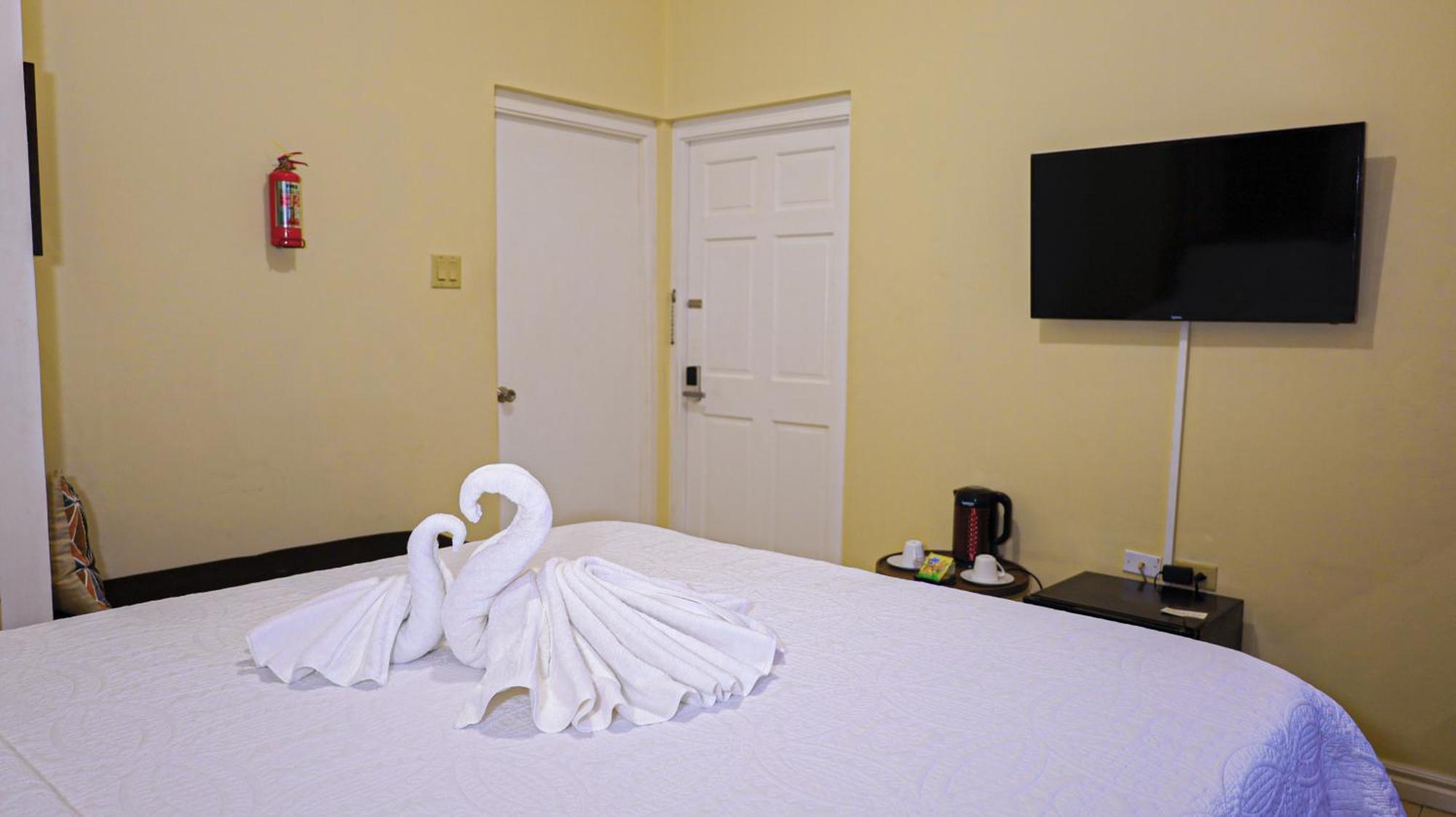Incognito Culture Rooms Kingston Bagian luar foto